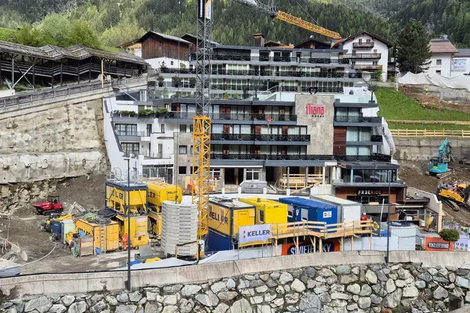 Keller Grundbau Unterfangungsarbeiten beim Hotel Fliana in Tirol