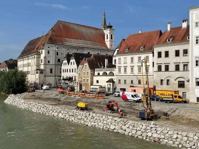 Keller Grundbau bei der Sanierung des Ennskais in Steyr