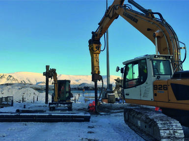 Keller führt duktile Rammpfähle in Island aus