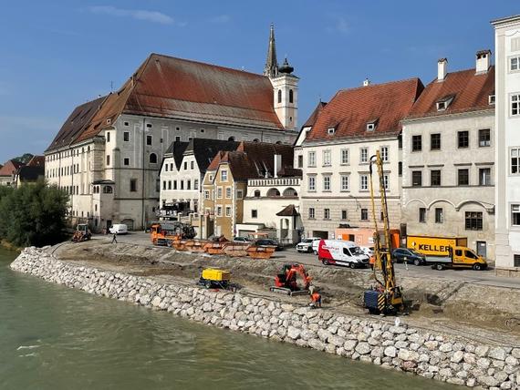 Keller Grundbau bei der Sanierung des Ennskais in Steyr