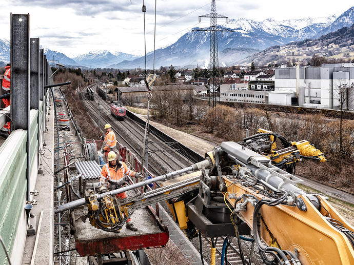 Keller Grundbau bei der Ankerherstellung an der A14 in Feldkirch